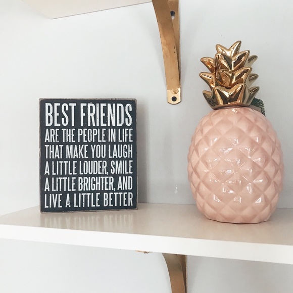 Francesca's Collections Other - Best Friends Live Better Box